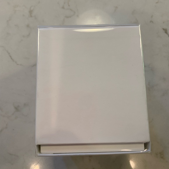 BYREDO Burning Rose Candle - Picture 4 of 4